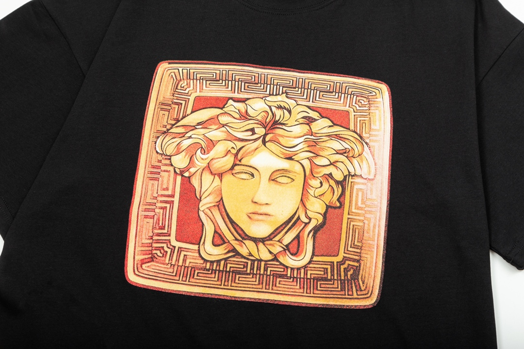 【VERSACE  公式旗艦店】ヴェルサーチ  Tシャツ ご好評に付き再入荷！250218-BRAND OFF
