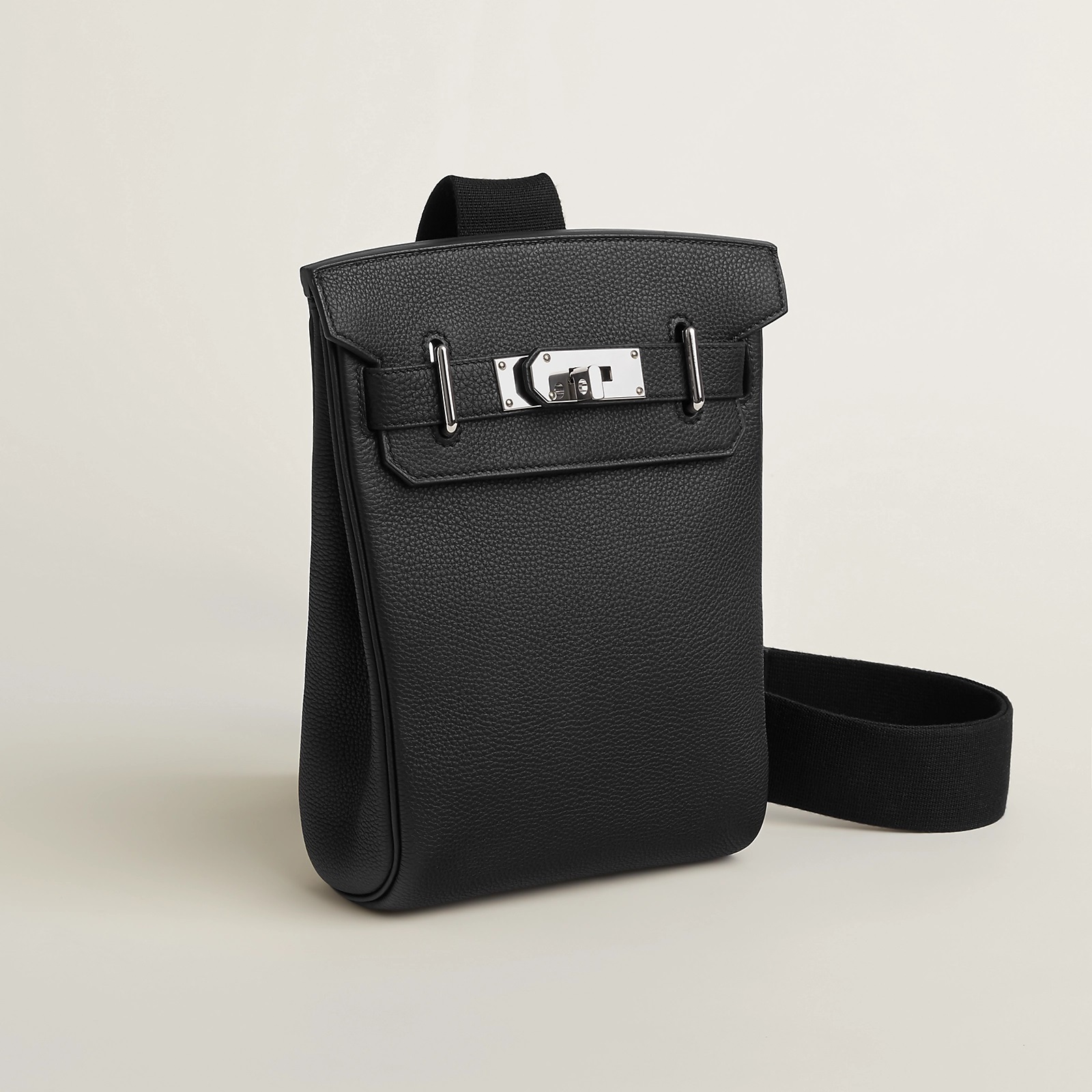 奇跡の入荷★【HERMES】HAC A DOS PM/黒-BRAND OFF