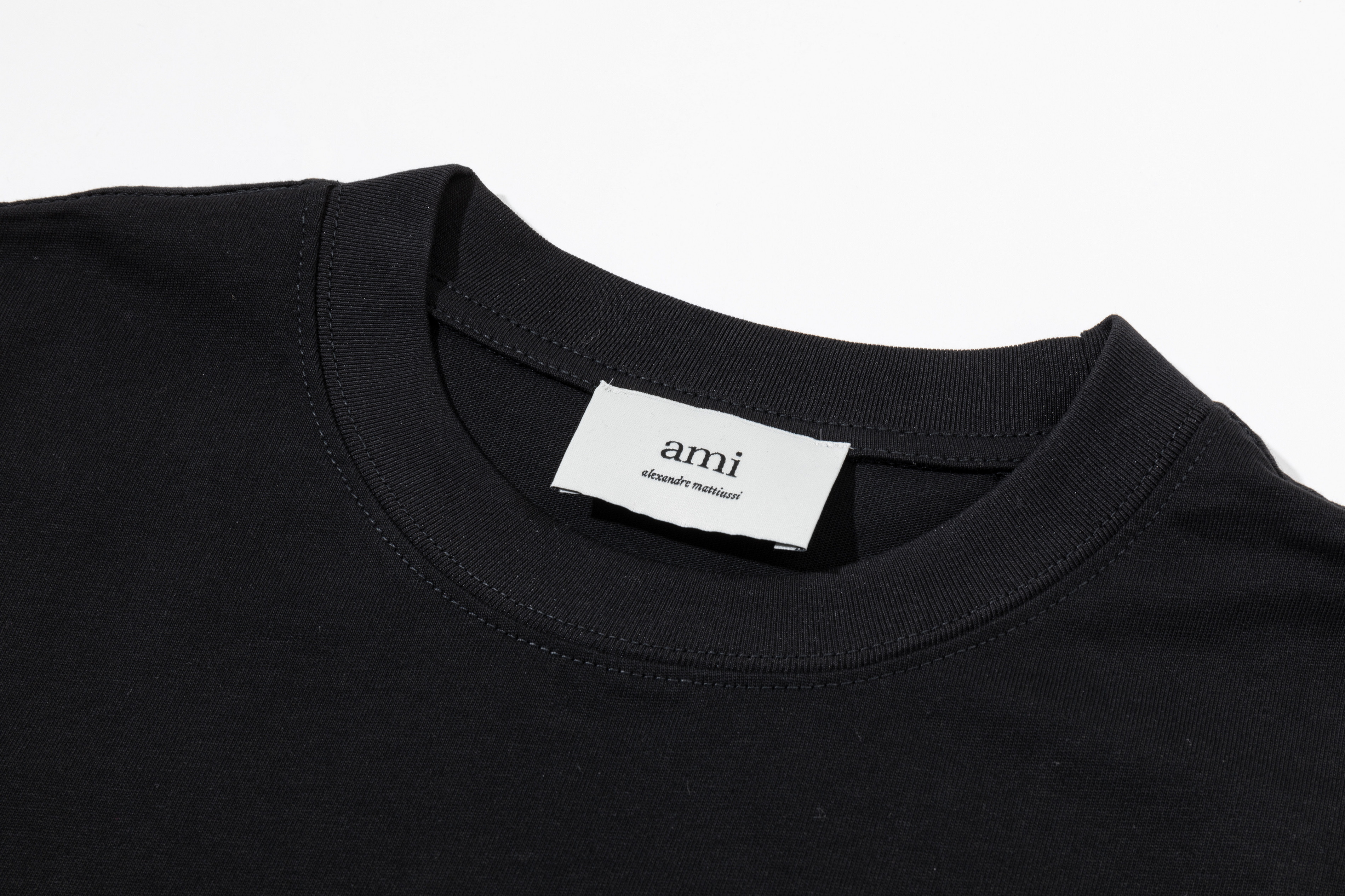 AMI PARIS アミ パリス2026年夏新作 ゆったりとした万能ハート柄ピュアコットンTシャツ（男女兼用）
