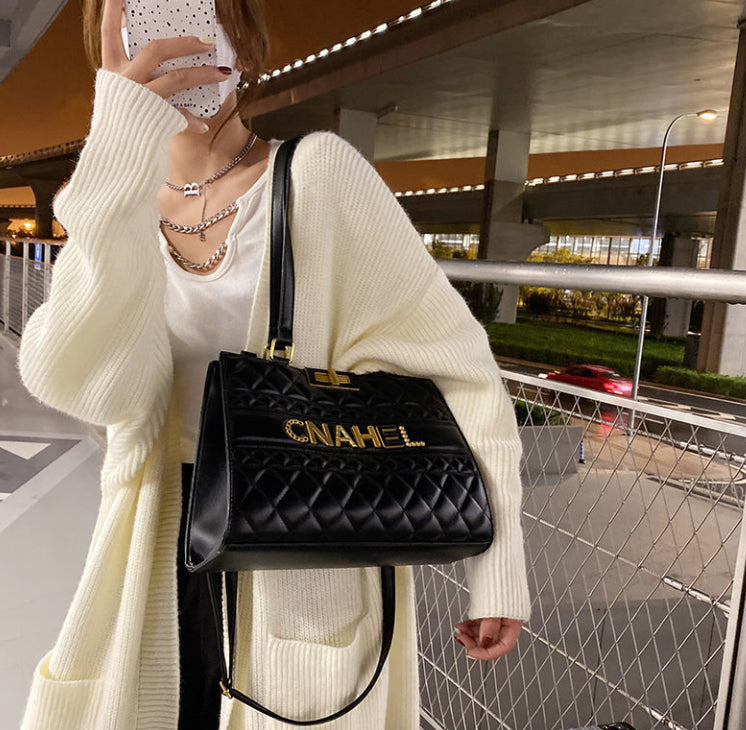 👜レターワンショルダーバッグ、ファッショナブルな大容量テクスチャードメッセンジャーバッグ👜【送料無料】-BRAND OFF
