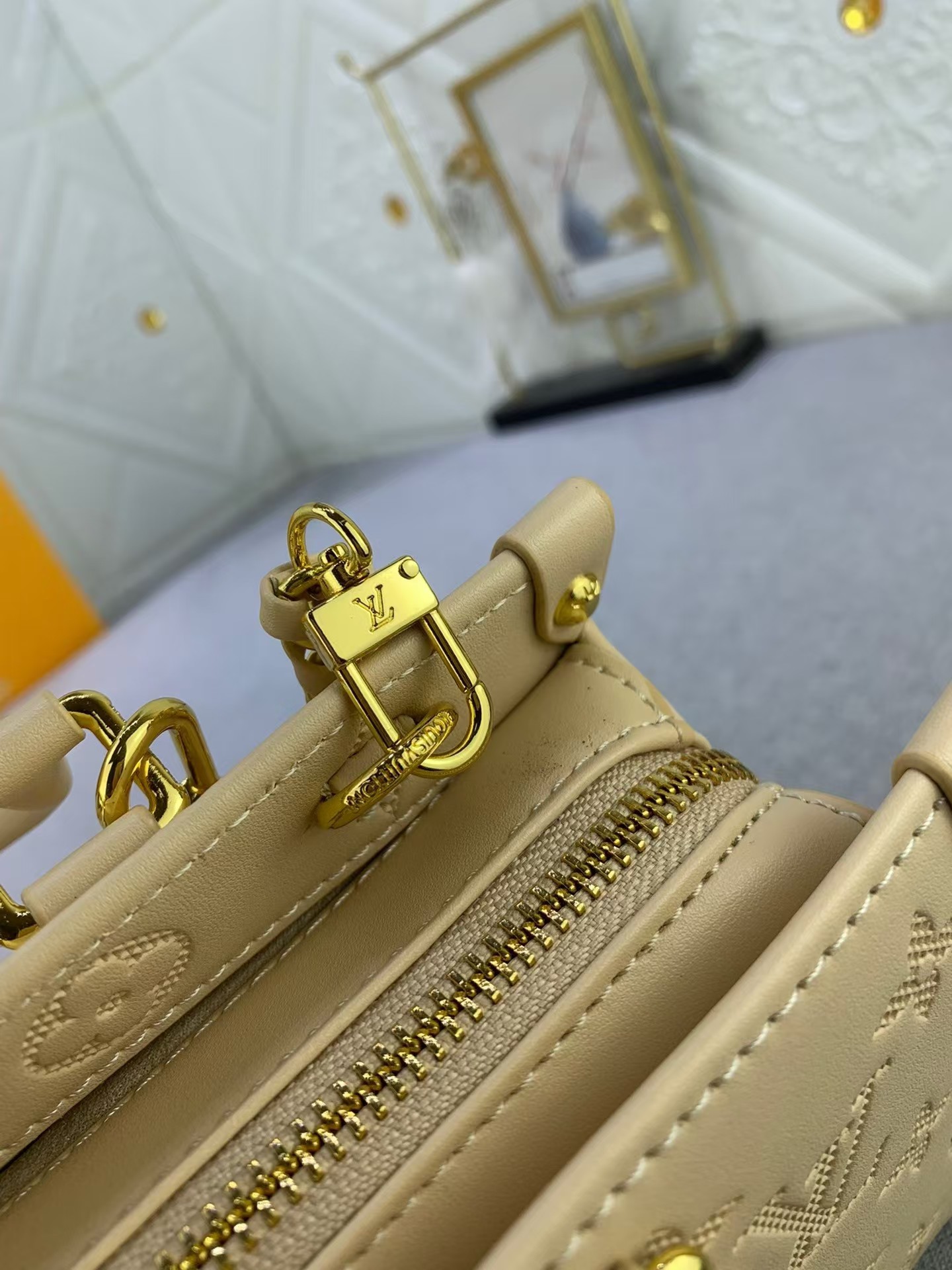 【LOUIS VUITTON】ルイ・ヴィトン★ONTHEGO EAST WEST★ショルダーバッグ M11273-BRAND OFF