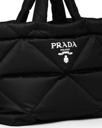 VERY雑誌掲載 PRADA 新作 パデッドRe Nylon トートバッグ-BUYMA-BRAND OFF