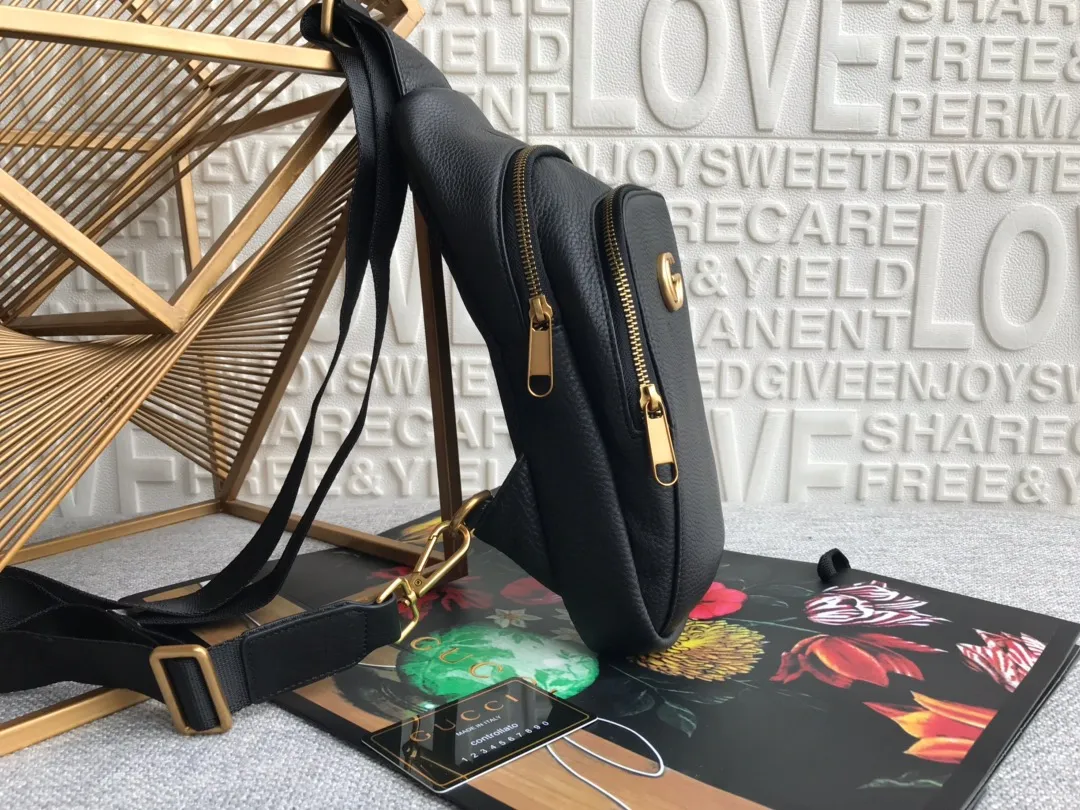 【GUCCI 公式旗艦店】グッチ 胸ポケット 当日出荷 好評に付き再入荷！32*17*4CM-BRAND OFF