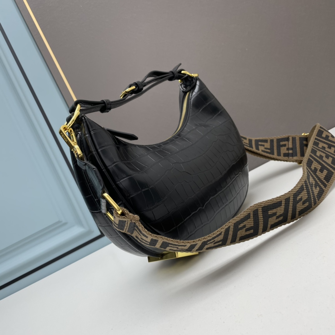 【FENDI公式 旗艦店】 フェンディ ショルダーバッグ 当日出荷 好評に付き再入荷！29*24.5*10CM-BRAND OFF