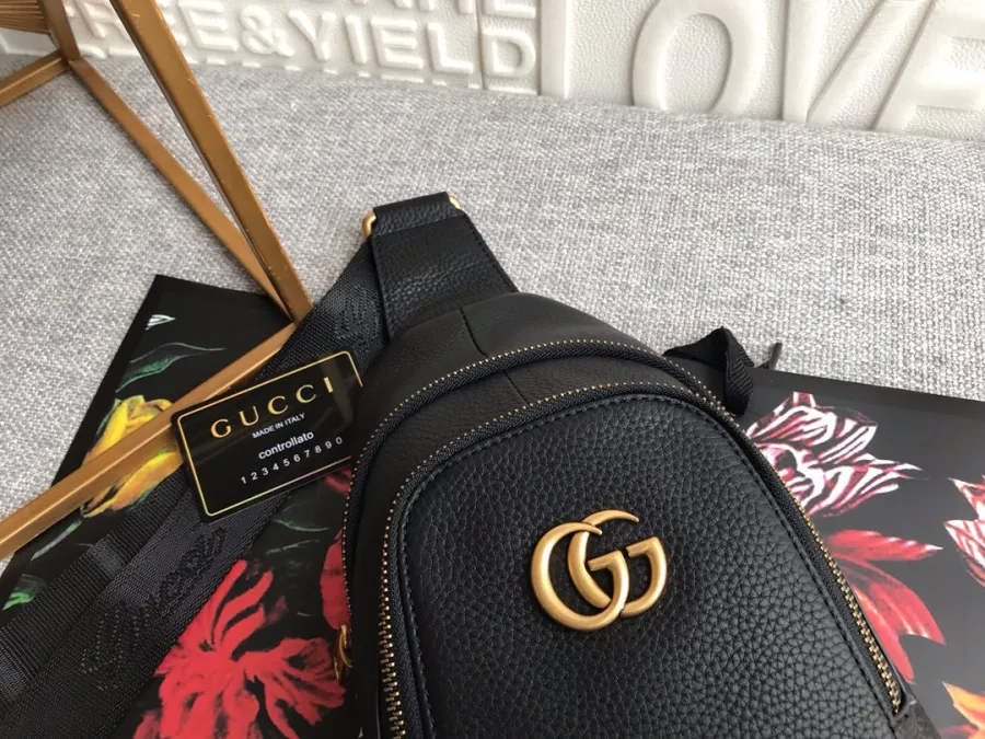 【GUCCI 公式旗艦店】グッチ 胸ポケット 当日出荷 好評に付き再入荷！32*17*4CM-BRAND OFF