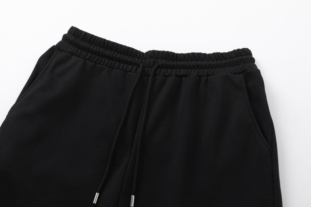 【GUCCI 公式旗艦店】グッチ  ショートパンツご好評に付き再入荷！-BRAND OFF