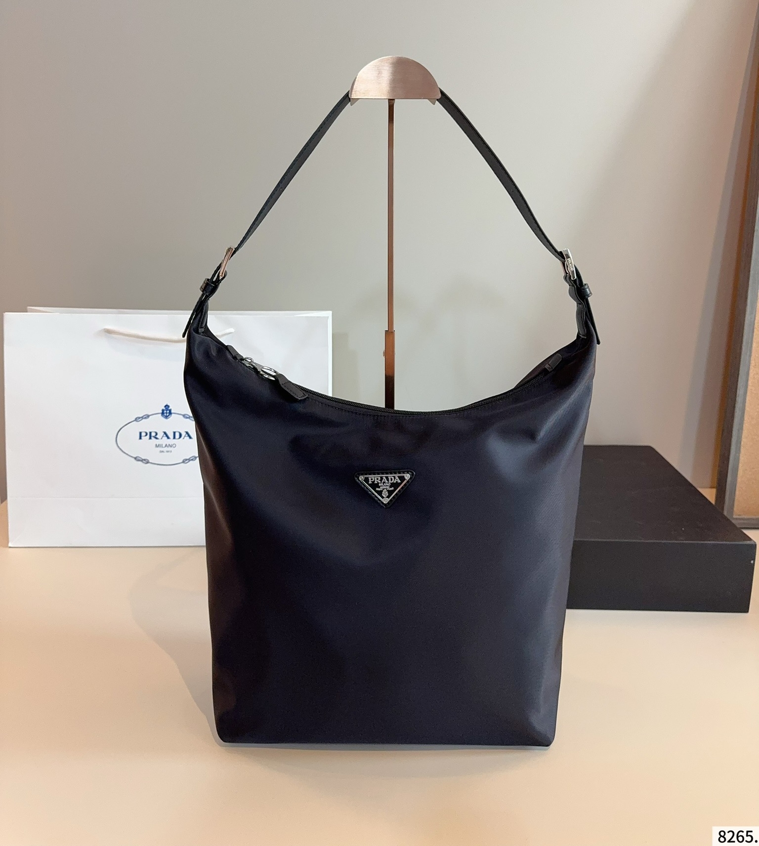 大人気定番商品★PRADA プラダ 新型ハンドバッグ-BRAND OFF