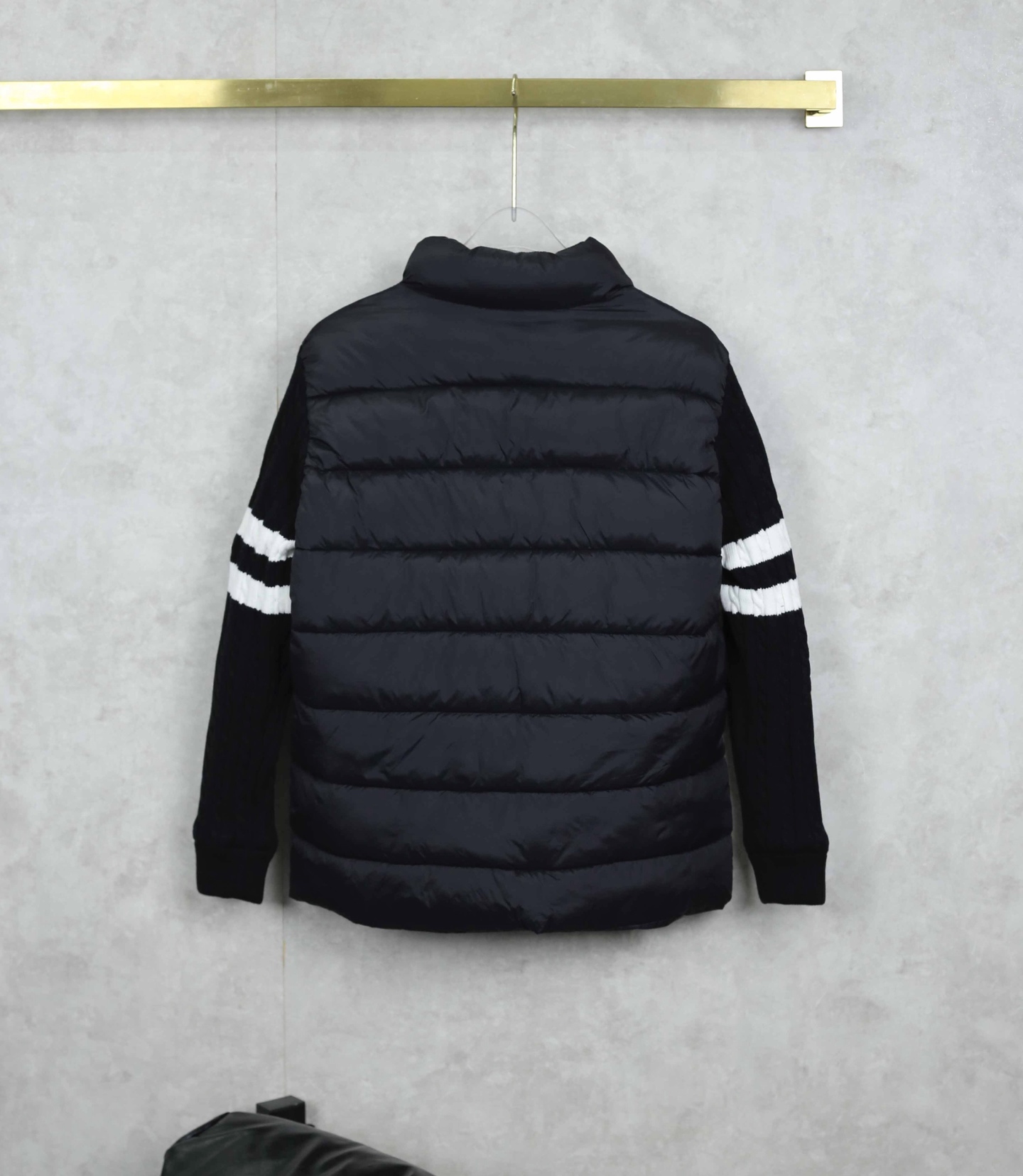 【MONCLER 公式旗艦店】モンクレール ダウンジャケット ご好評に付き再入荷！-BRAND OFF