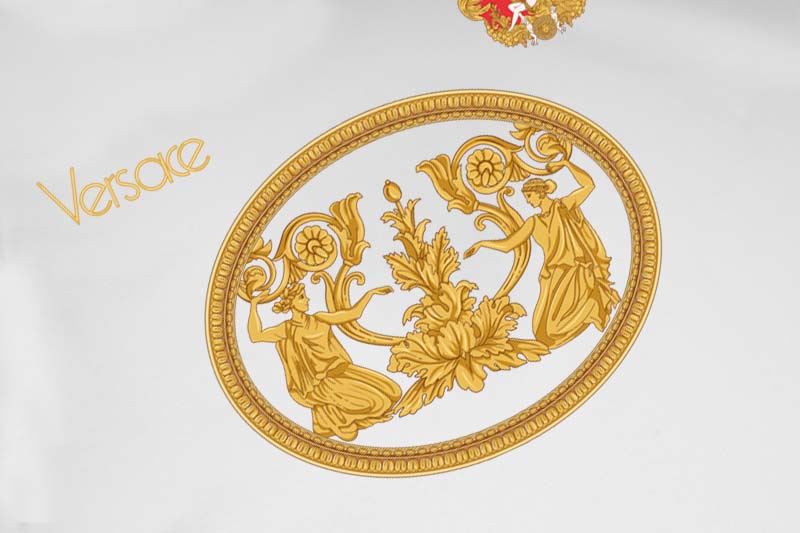 【VERSACE  公式旗艦店】ヴェルサーチ Tシャツご好評に付き再入荷 24628-BRAND OFF