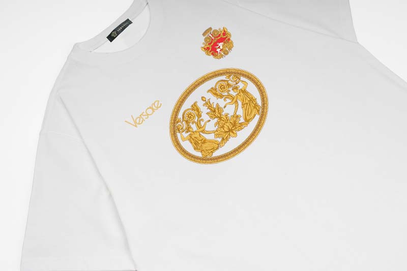 【VERSACE  公式旗艦店】ヴェルサーチ Tシャツご好評に付き再入荷 24628-BRAND OFF