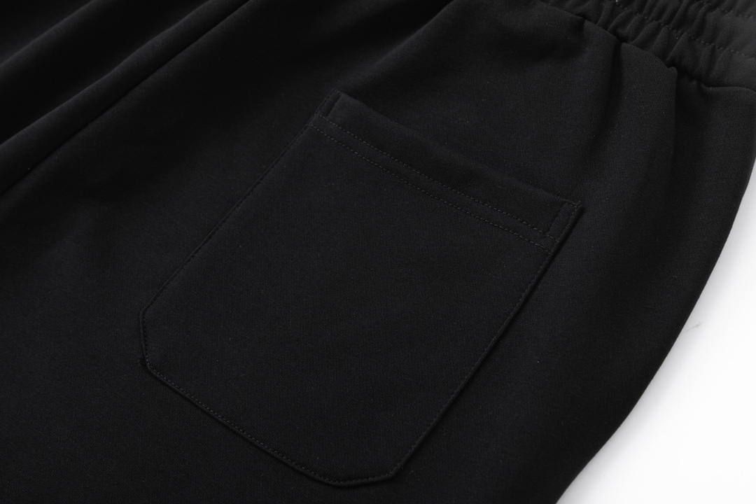 【GUCCI 公式旗艦店】グッチ  ショートパンツご好評に付き再入荷！-BRAND OFF