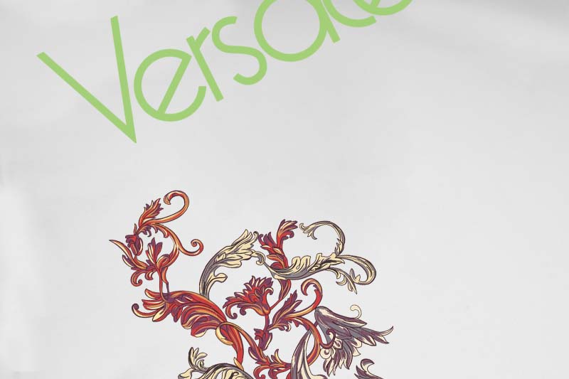 【VERSACE  公式旗艦店】ヴェルサーチ Tシャツご好評に付き再入荷 24628-BRAND OFF