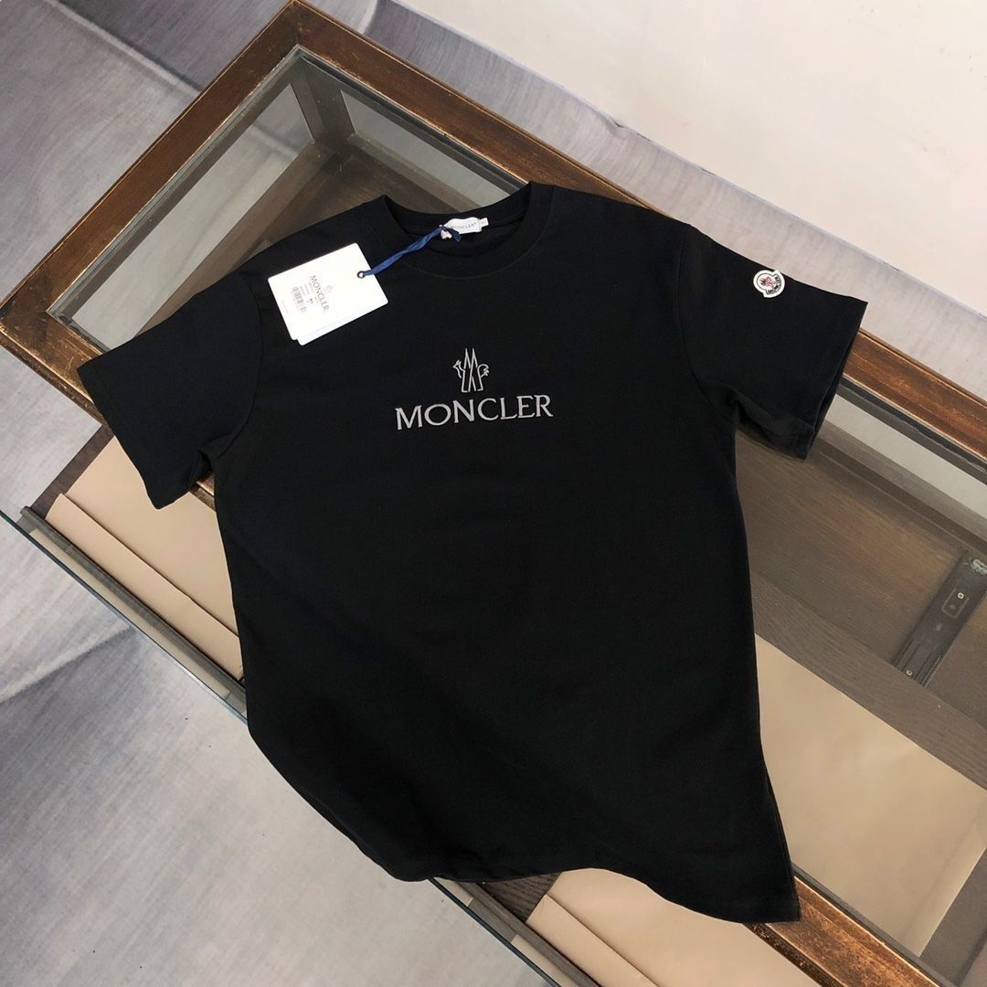 【Moncler 】（モンクレール）男女兼用、ご好評に付き再入荷！