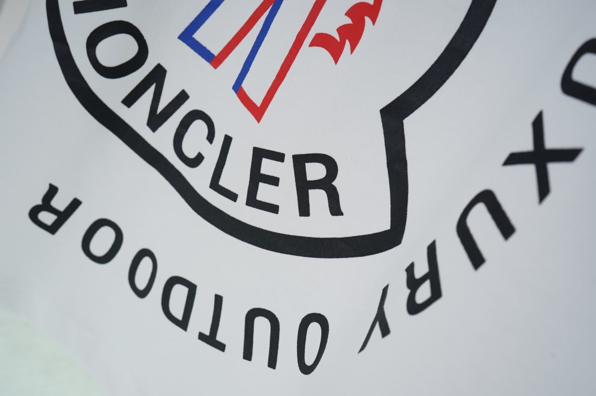 【Moncler 】（モンクレール）男女兼用、ご好評に付き再入荷！