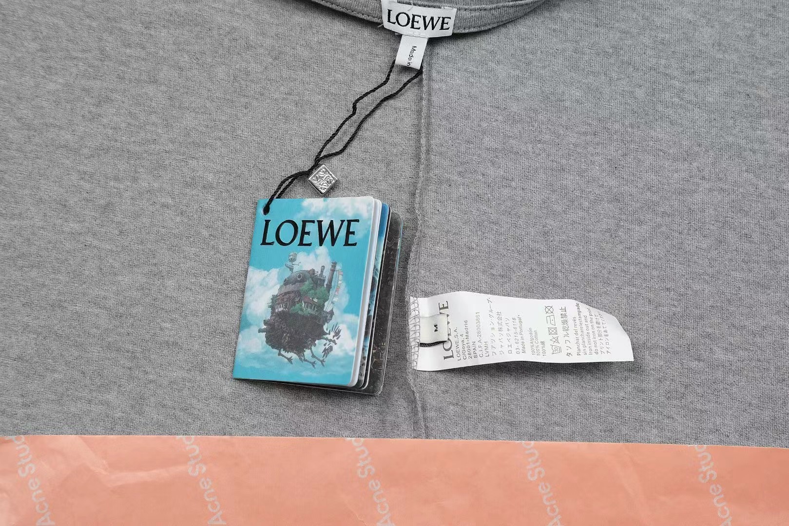 【LOEWE 公式旗艦店】（ロエベ）2024春夏新作ハウルの動く城柄プリント丸首半袖Tシャツ 男女兼用