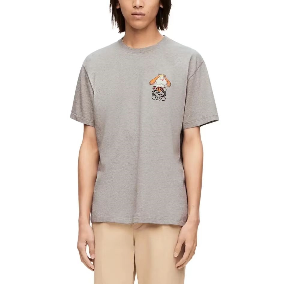 【LOEWE 公式旗艦店】（ロエベ）2024春夏新作ハウルの動く城柄丸首半袖Tシャツ 男女兼用