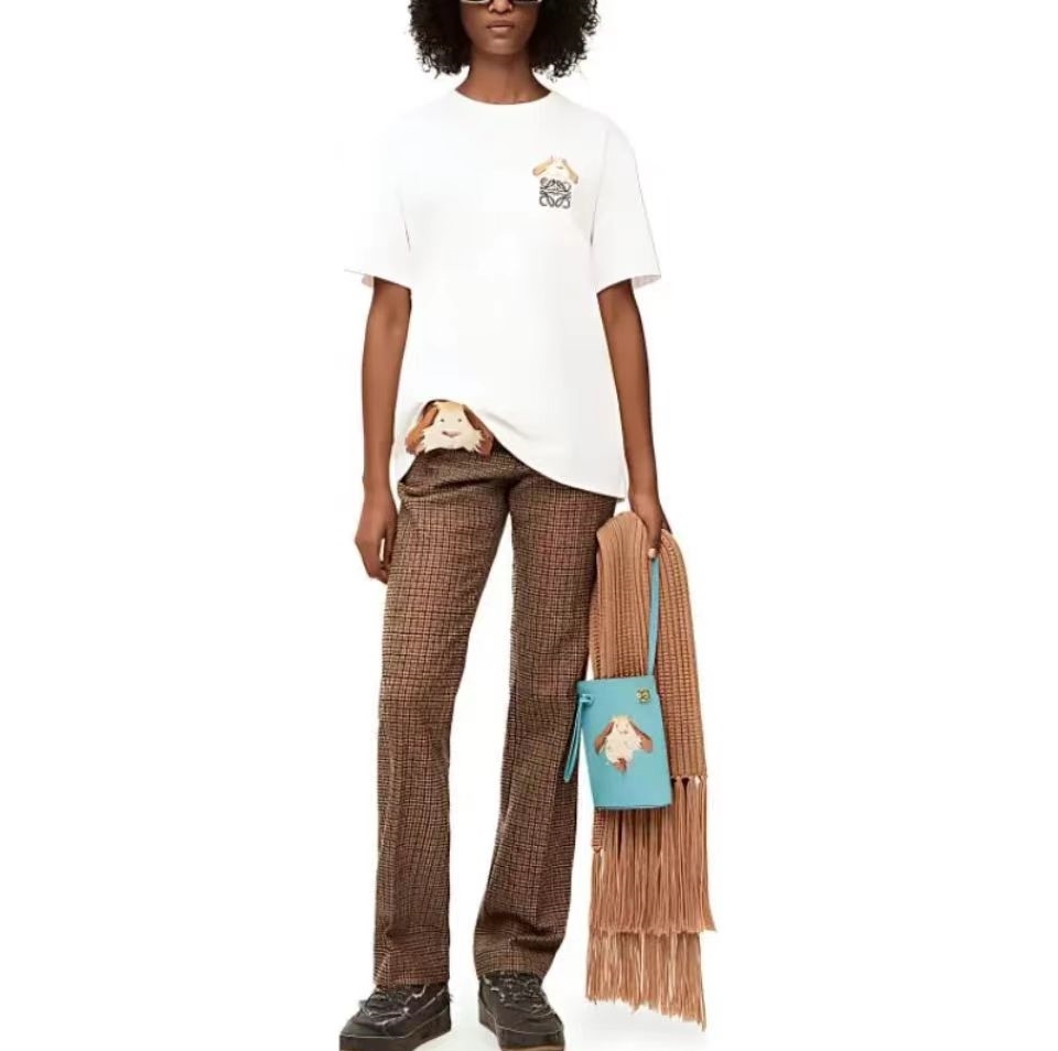【LOEWE 公式旗艦店】（ロエベ）2024春夏新作ハウルの動く城柄丸首半袖Tシャツ 男女兼用