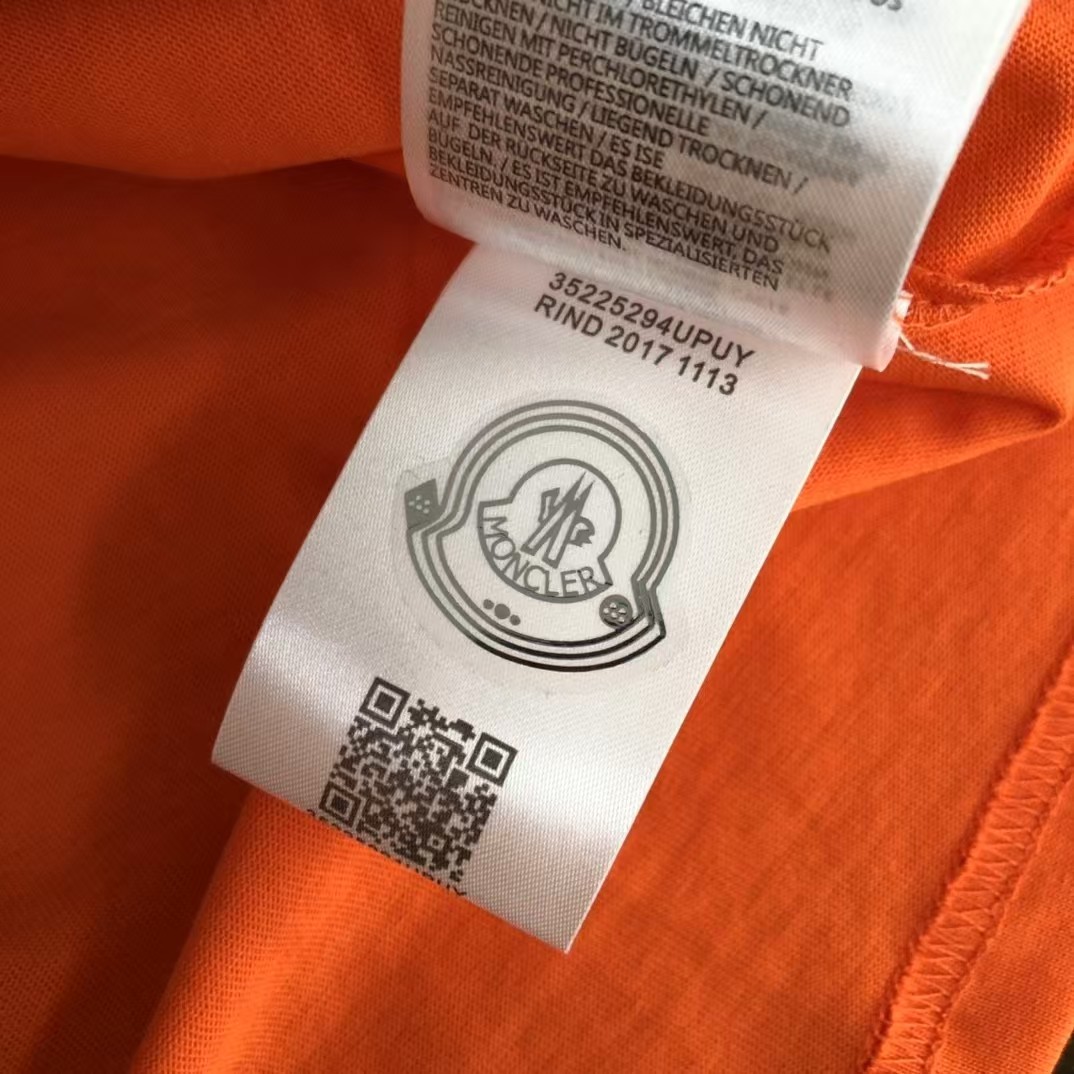 【Moncler 】（モンクレール）男女兼用、ご好評に付き再入荷！
