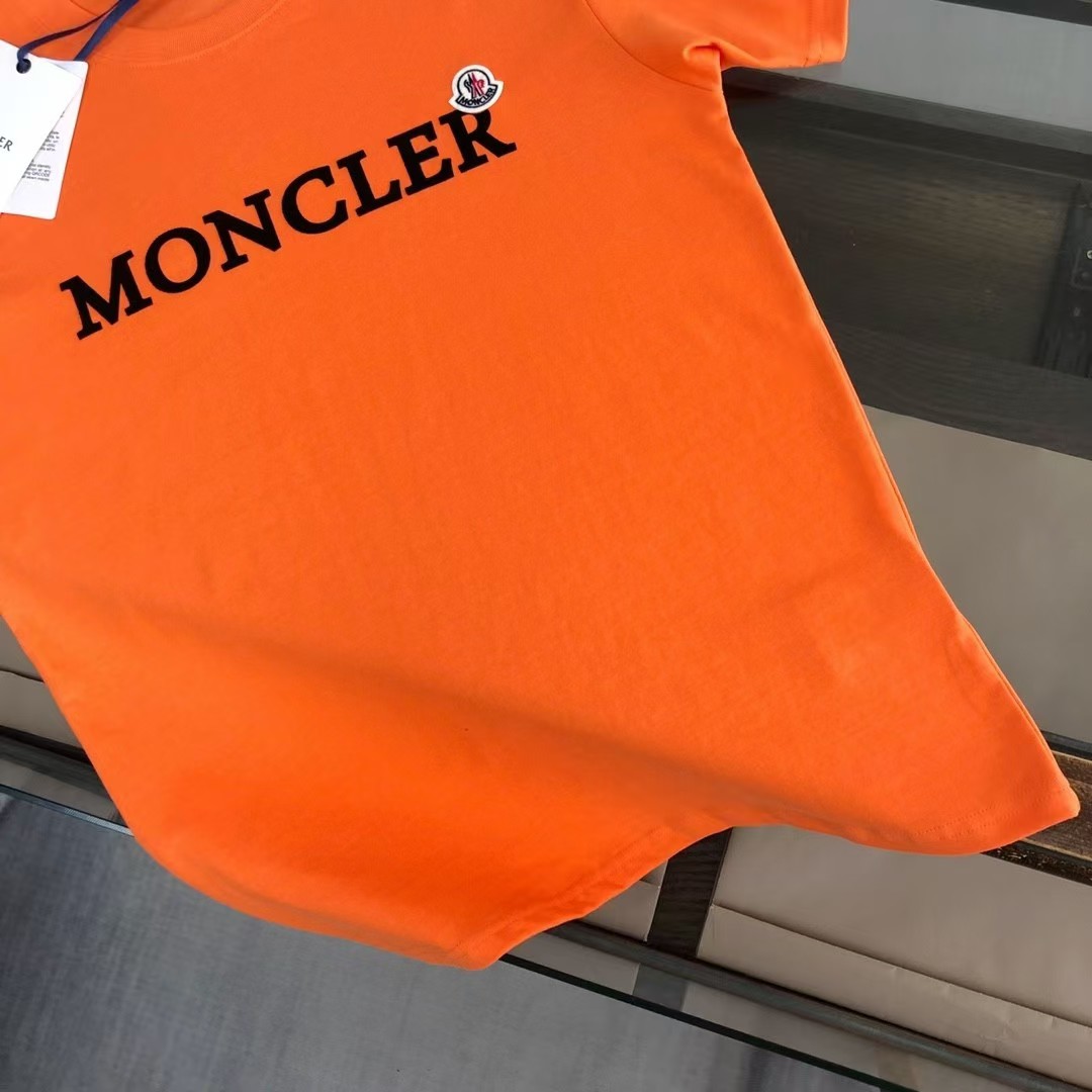 【Moncler 】（モンクレール）男女兼用、ご好評に付き再入荷！