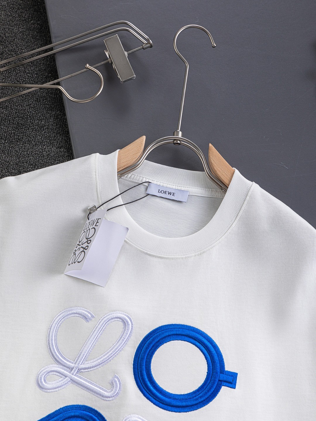 【LOEWE 公式旗艦店】（ロエベ）Tシャツ、ご好評に付き再入荷！