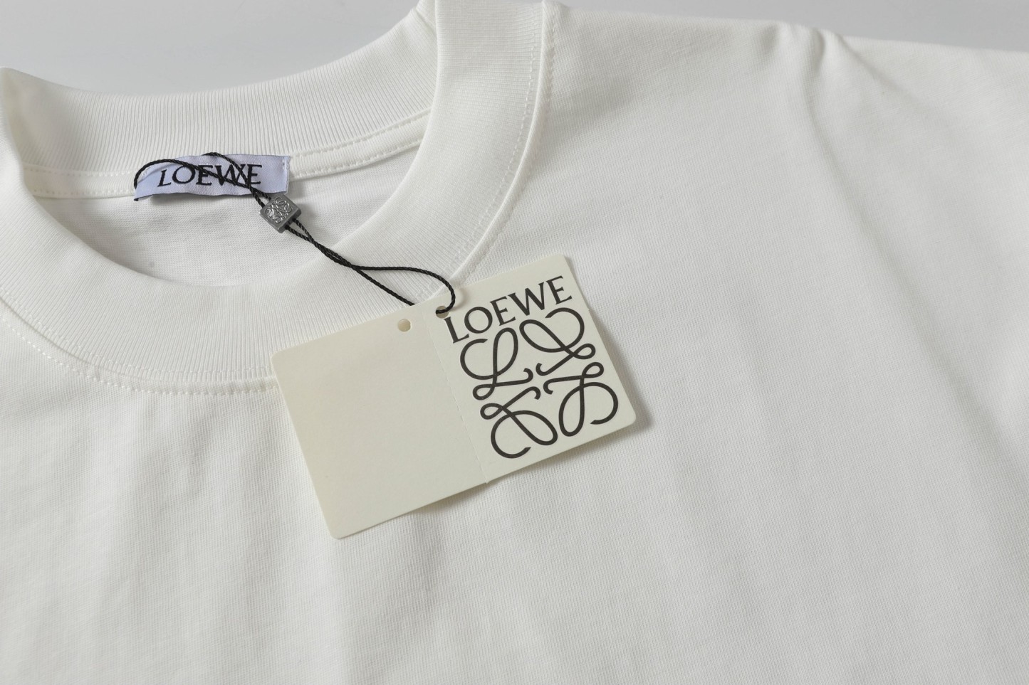【LOEWE 公式旗艦店】（ロエベ）半袖Tシャツ、ご好評に付き再入荷！