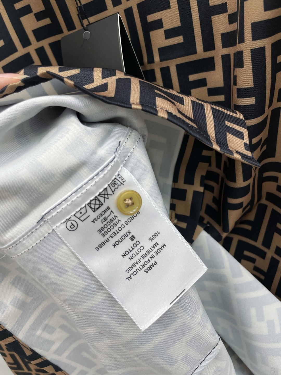【FENDI旗艦店】フェンディ 長袖シャツ、ご好評に付き再入荷！！