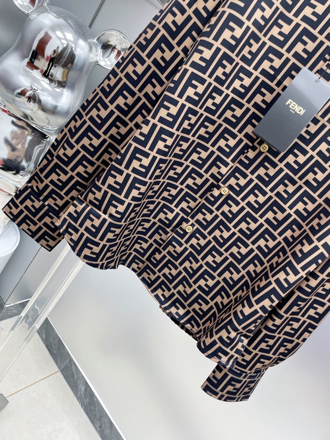 【FENDI旗艦店】フェンディ 長袖シャツ、ご好評に付き再入荷！！