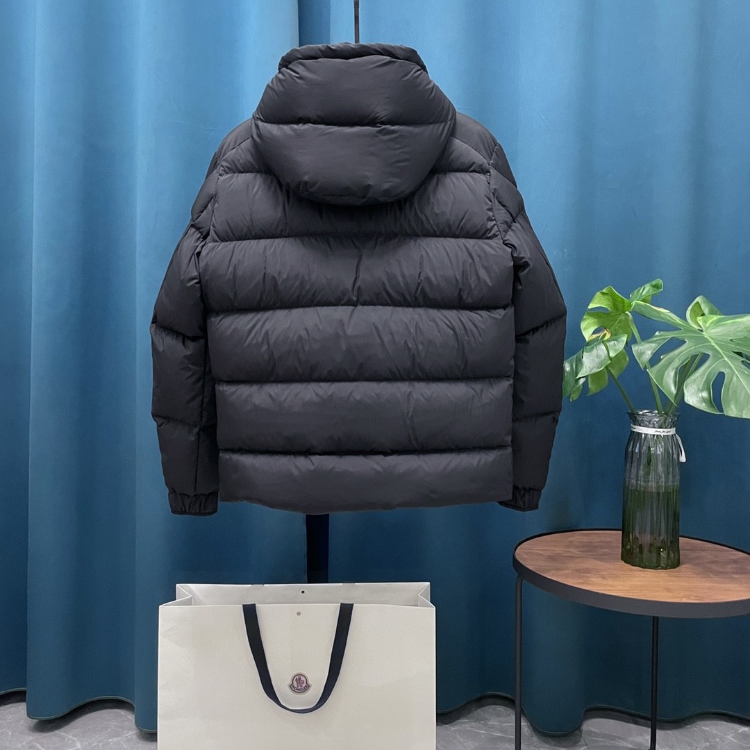 【MONCLER 公式旗艦店】モンクレール ダウンジャケット ご好評に付き再入荷！