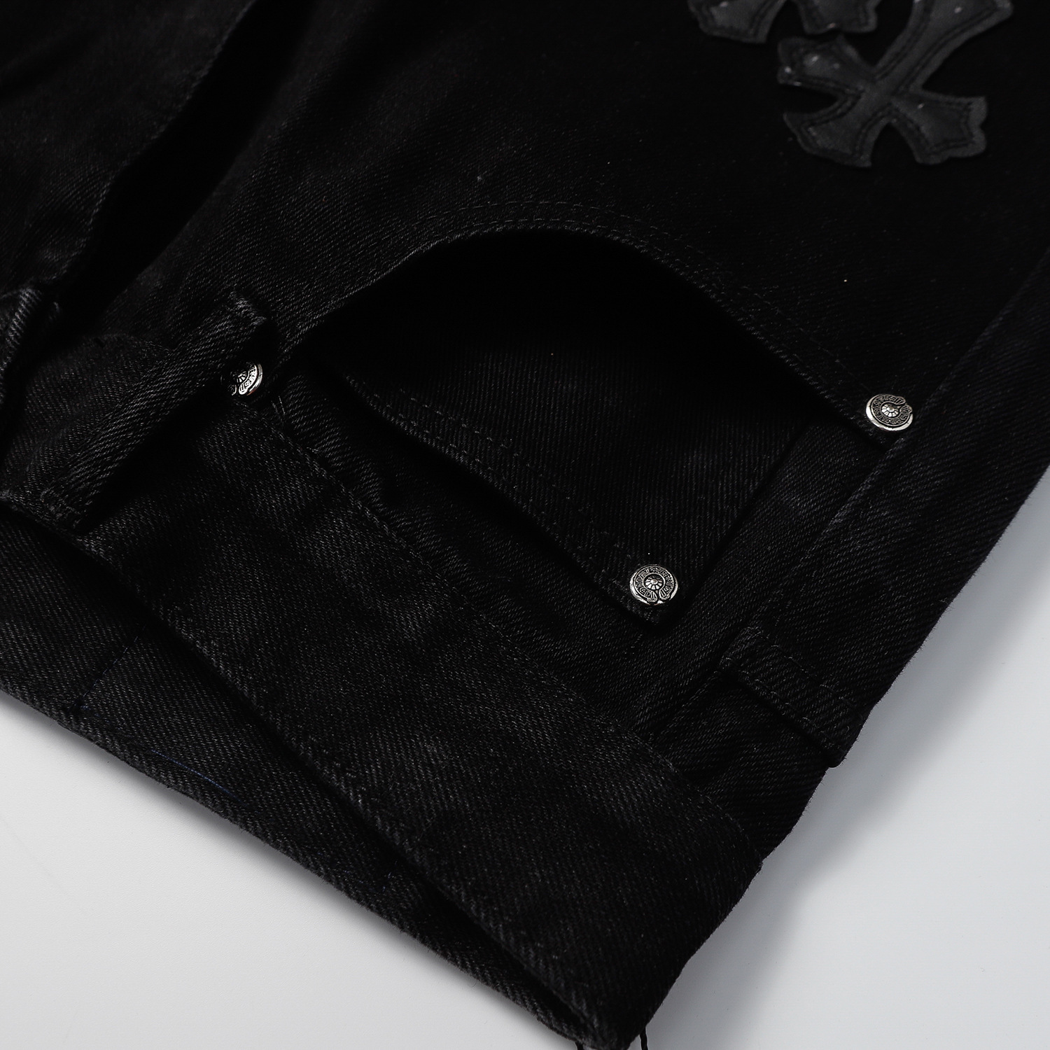 【CHROME HEARTS 公式旗艦店】クロムハーツ ジーパン、ご好評に付き再入荷！