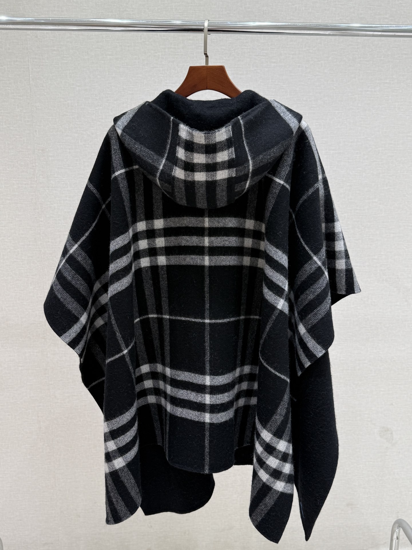 【BURBERRY旗艦店】バーバリー カシミアショール ご好評に付き再入荷！