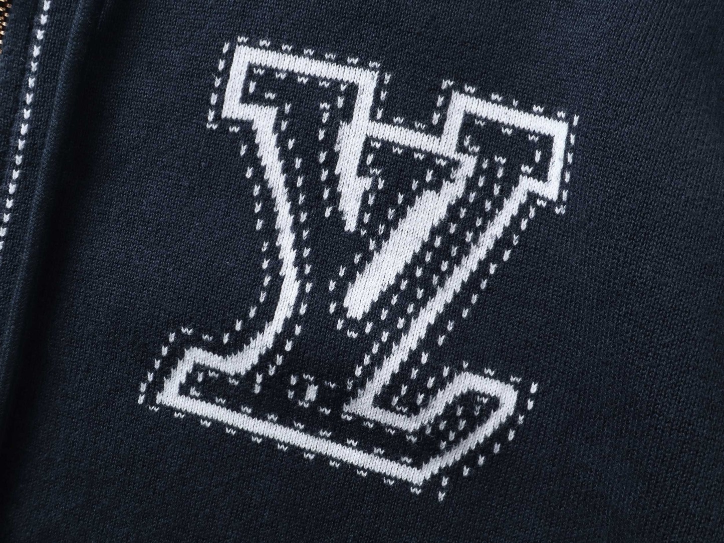 【LOUIS VUITTON旗艦店】ルイヴィトン パーカー ご好評に付き再入荷！