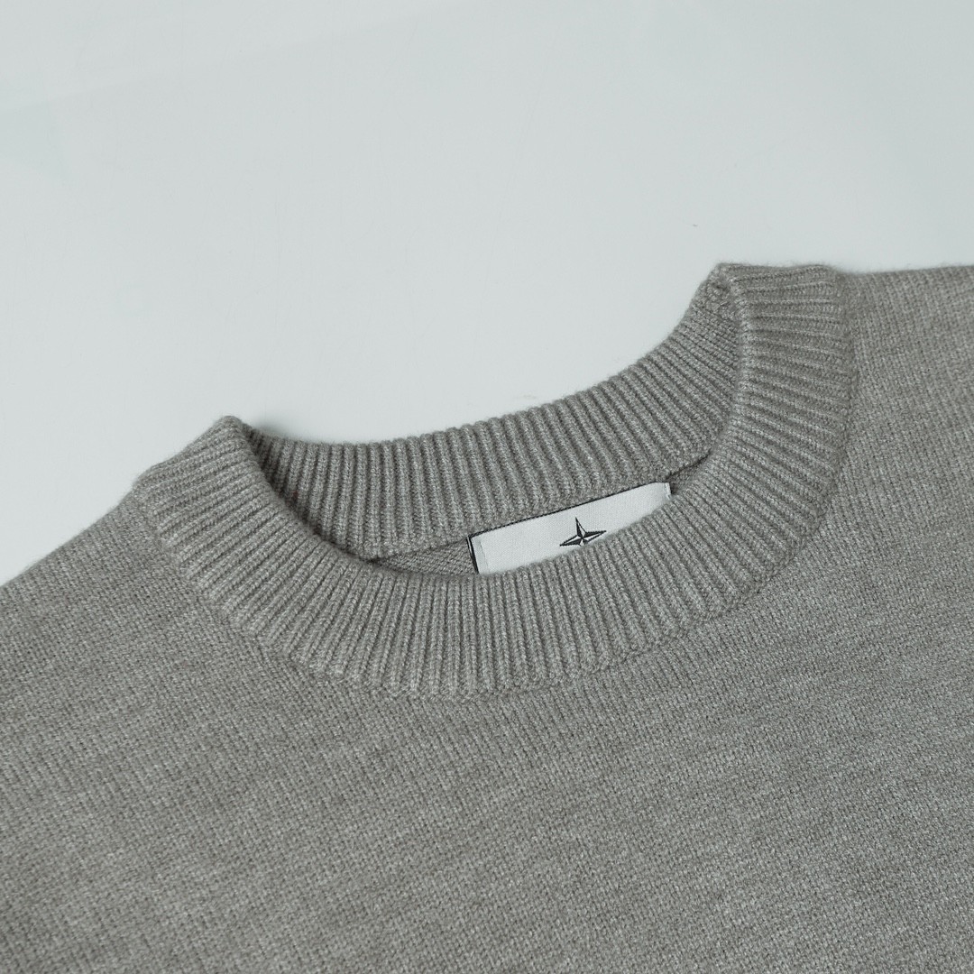 【STONE ISLAND旗艦店】 セーター 男女兼用 ご好評に付き再入荷！