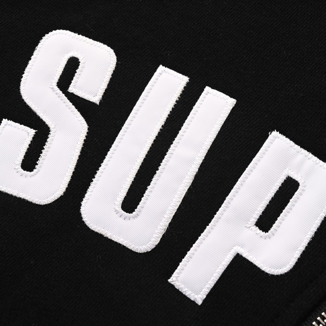 【SUPREME旗艦店】 パーカー 男女兼用 ご好評に付き再入荷！
