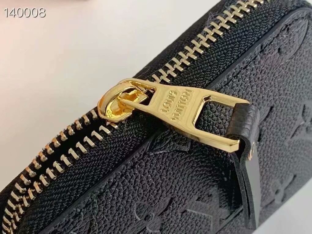 LOUIS VUITTON ルイヴィトン ファスナー付き財布 11*8*1cm