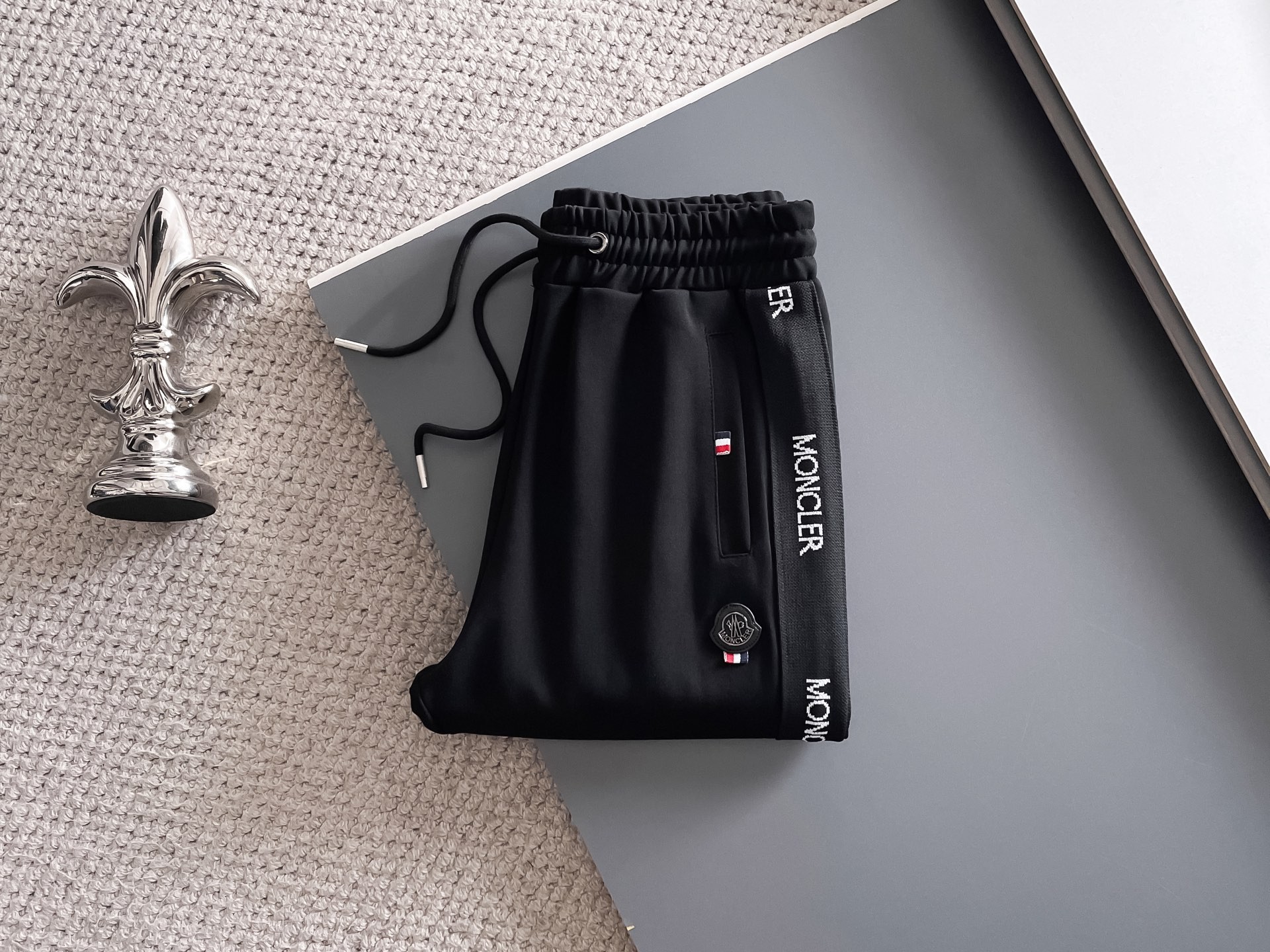 【MONCLER公式旗艦店】モンクレール 上下セット セットアップ ご好評に付き再入荷！