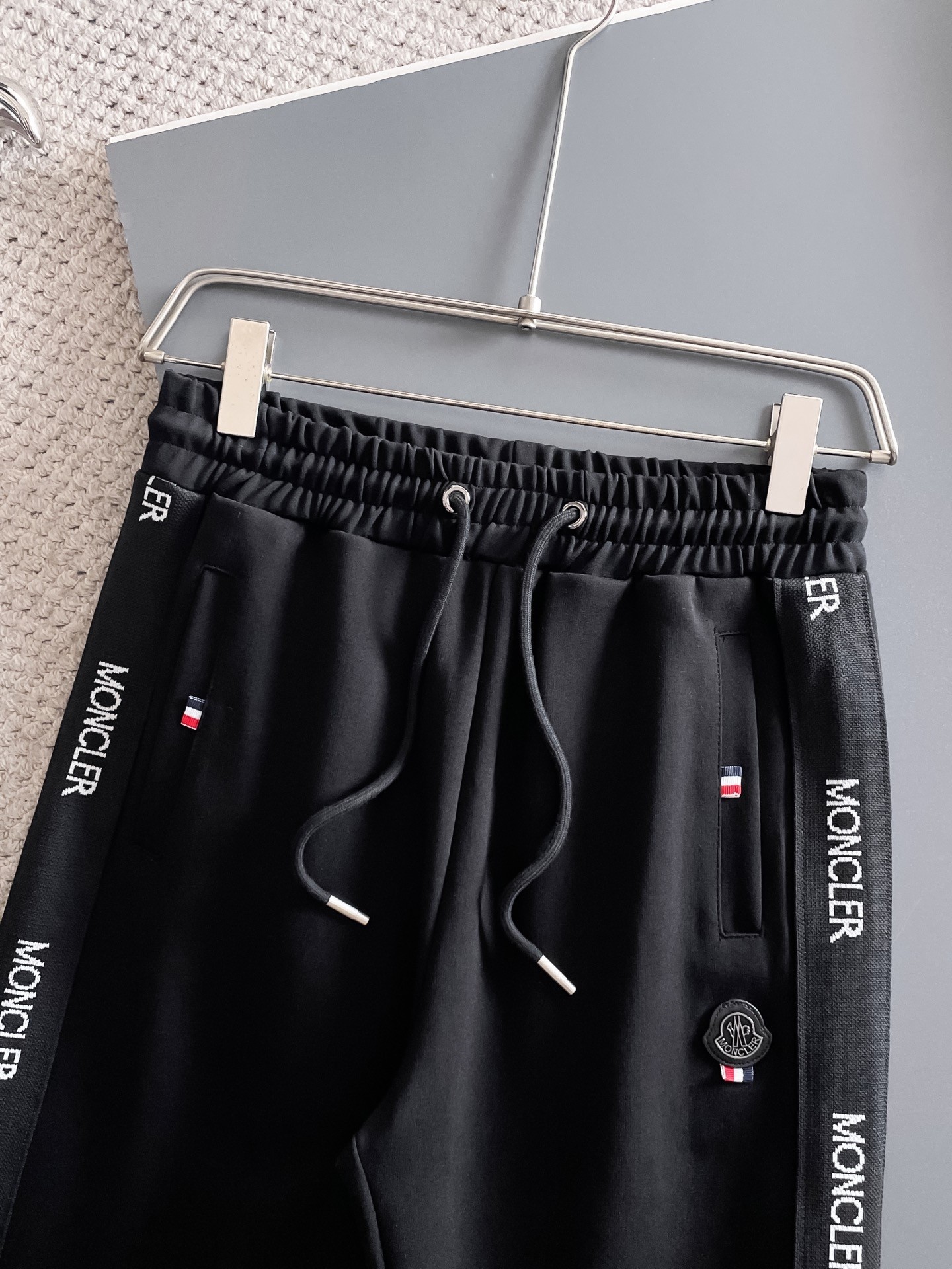 【MONCLER公式旗艦店】モンクレール 上下セット セットアップ ご好評に付き再入荷！