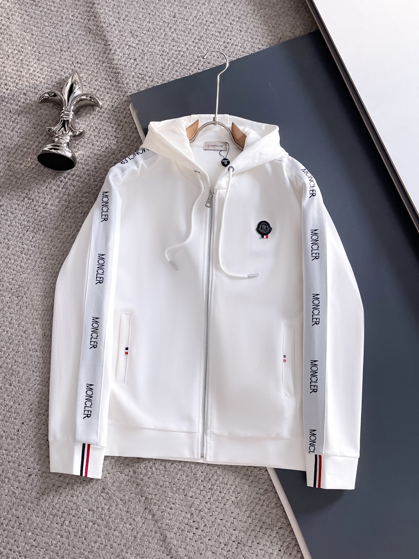 【MONCLER公式旗艦店】モンクレール 上下セット セットアップ ご好評に付き再入荷！