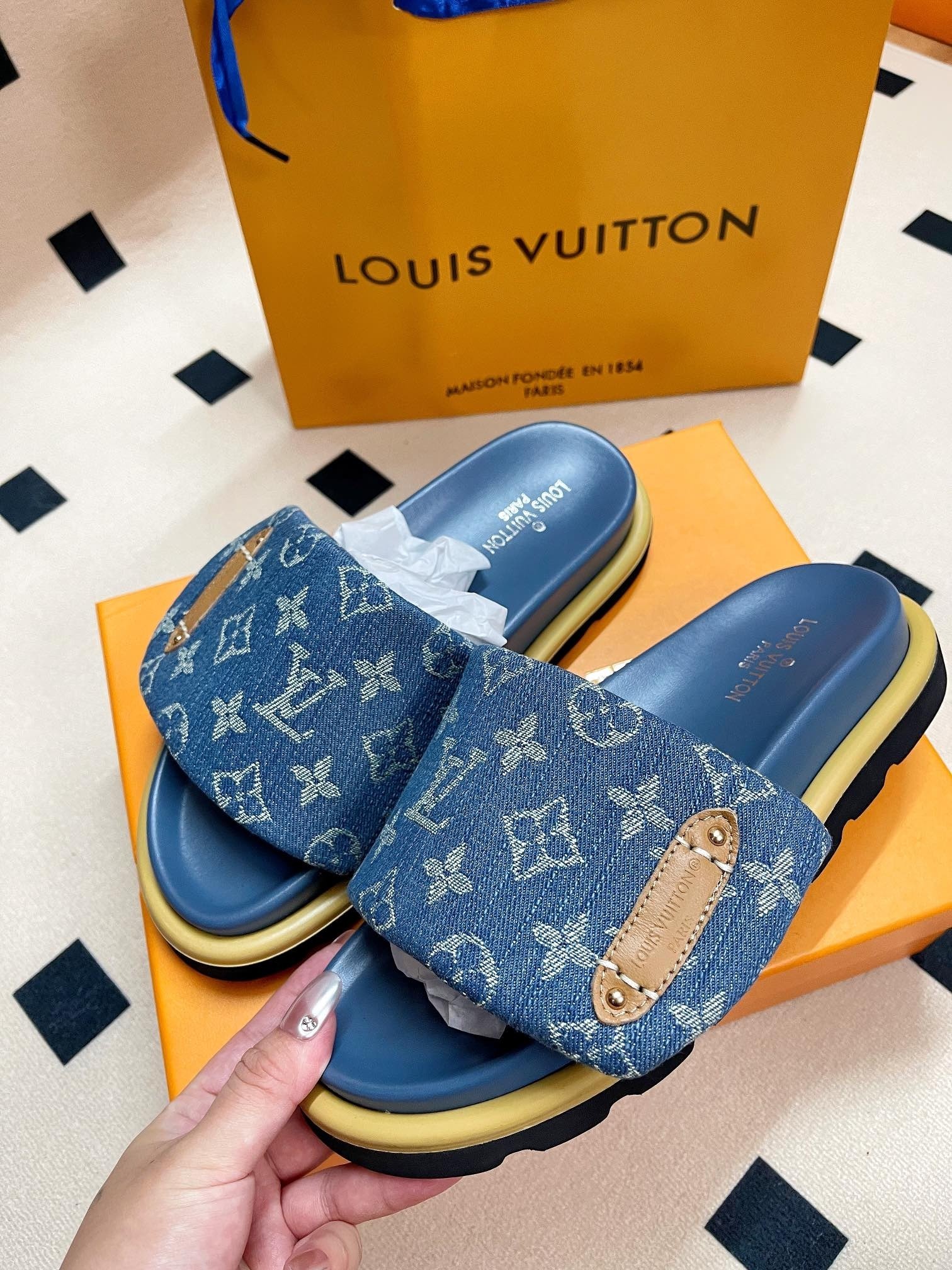 【LOUIS VUITTON】デニム モノグラム サンダル