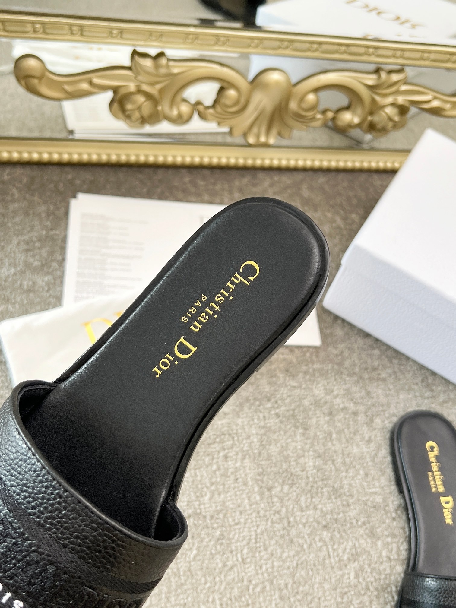 【カジュアルで上品♪】DIOR Dway スライド サンダル