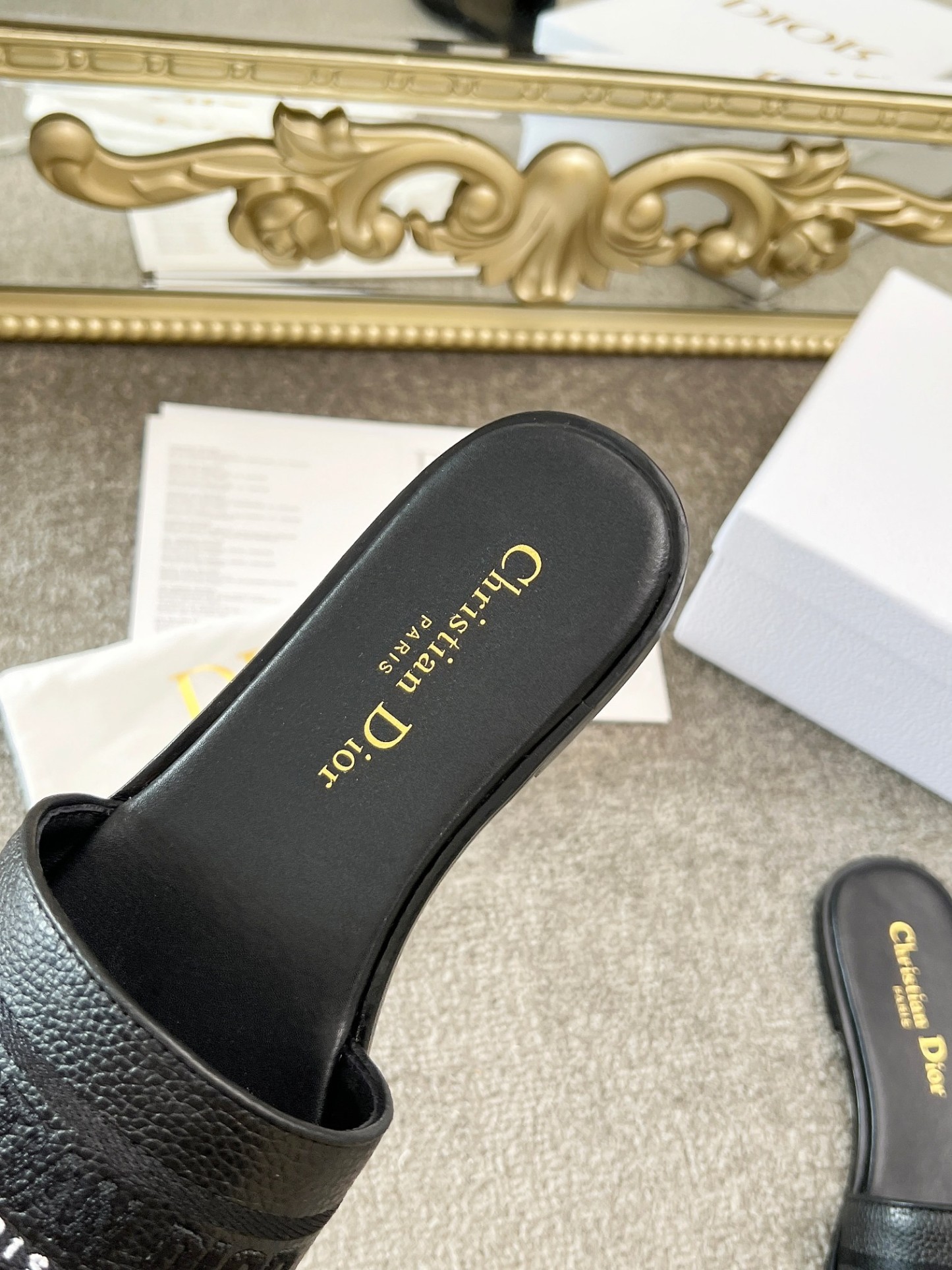 【カジュアルで上品♪】DIOR Dway スライド サンダル