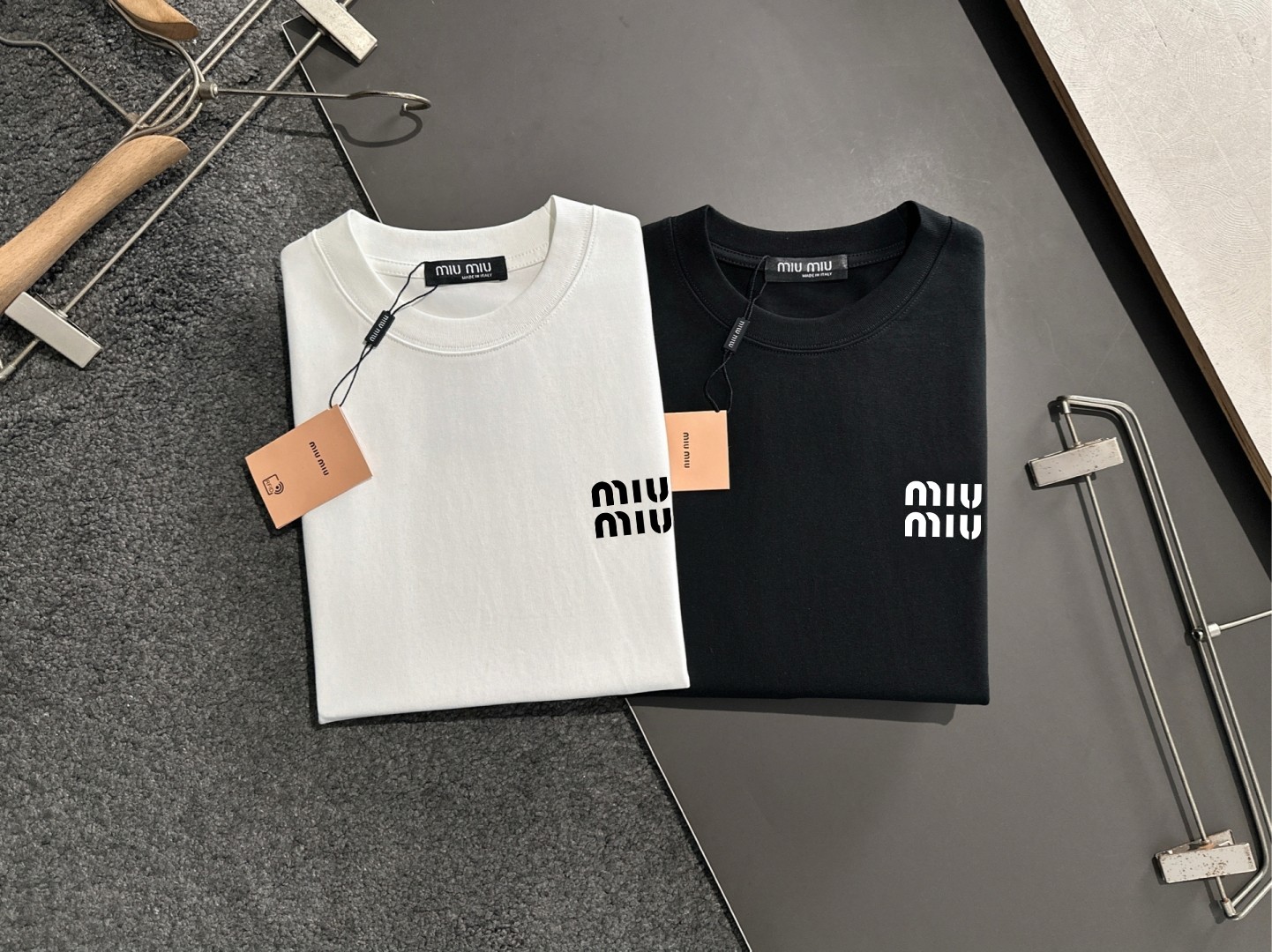 【MIU MIU】半袖 T シャツ