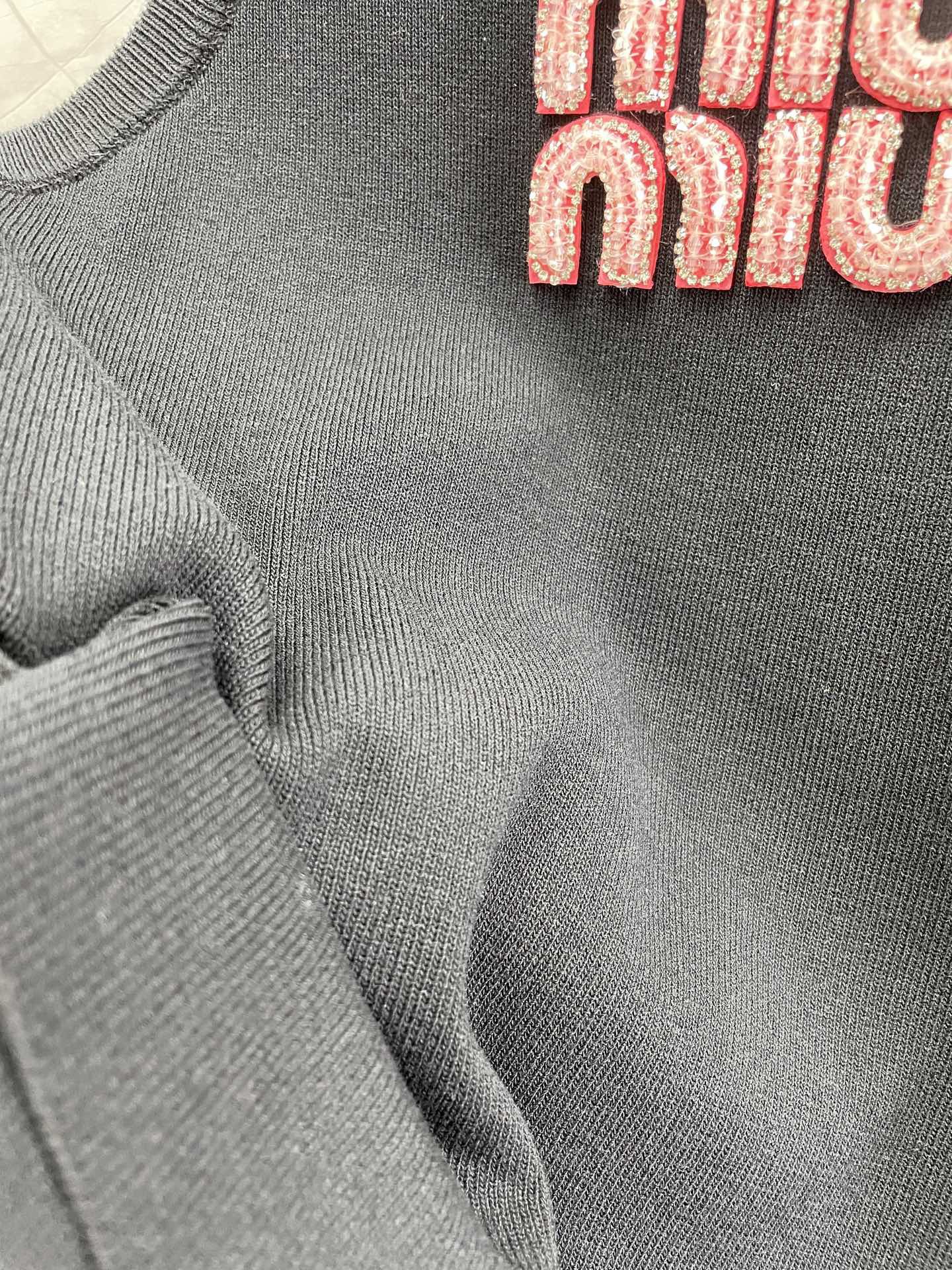 【MIU MIU】ニットベスト 