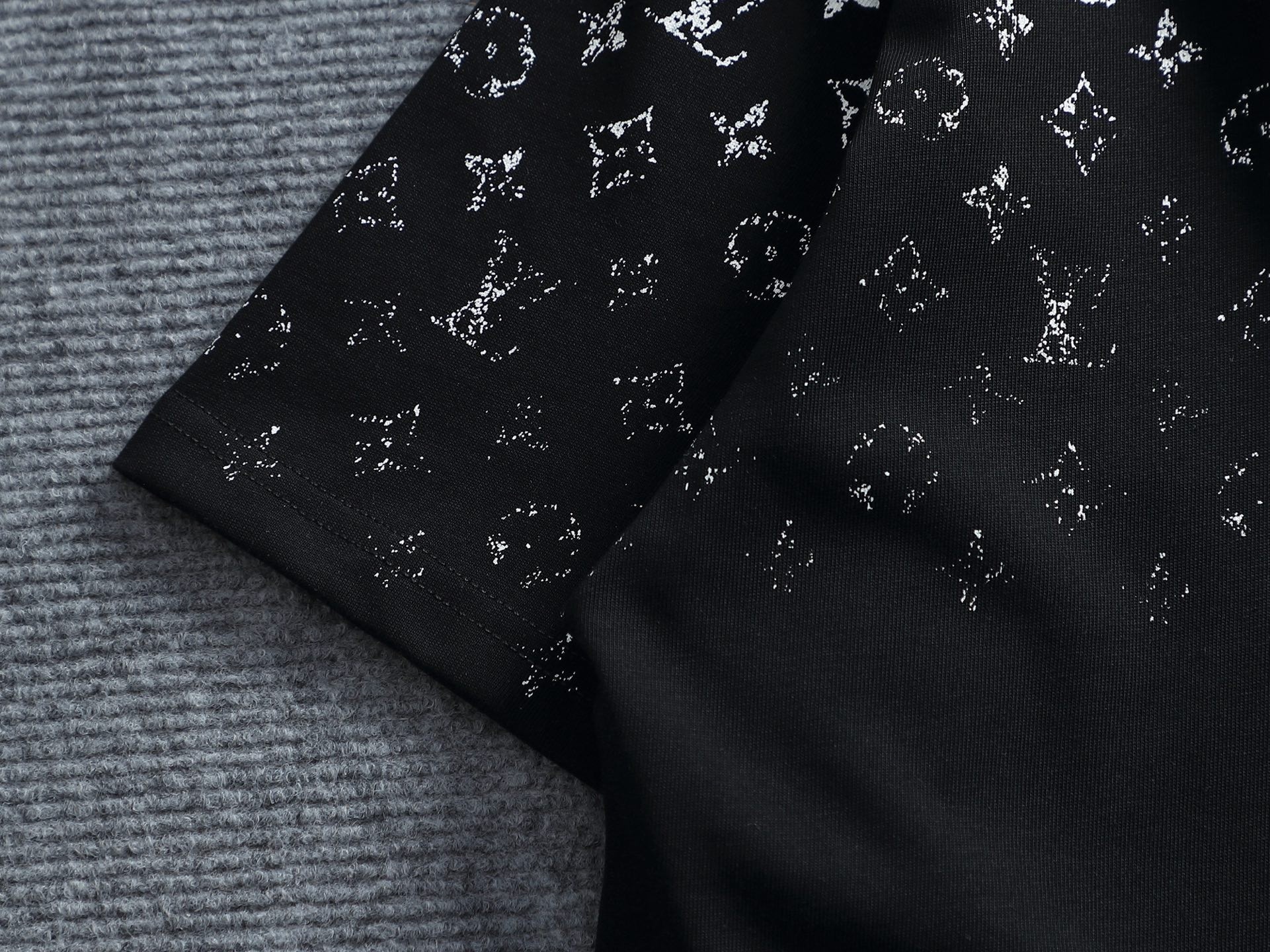 【LOUIS VUITTON】半袖 T シャツ
