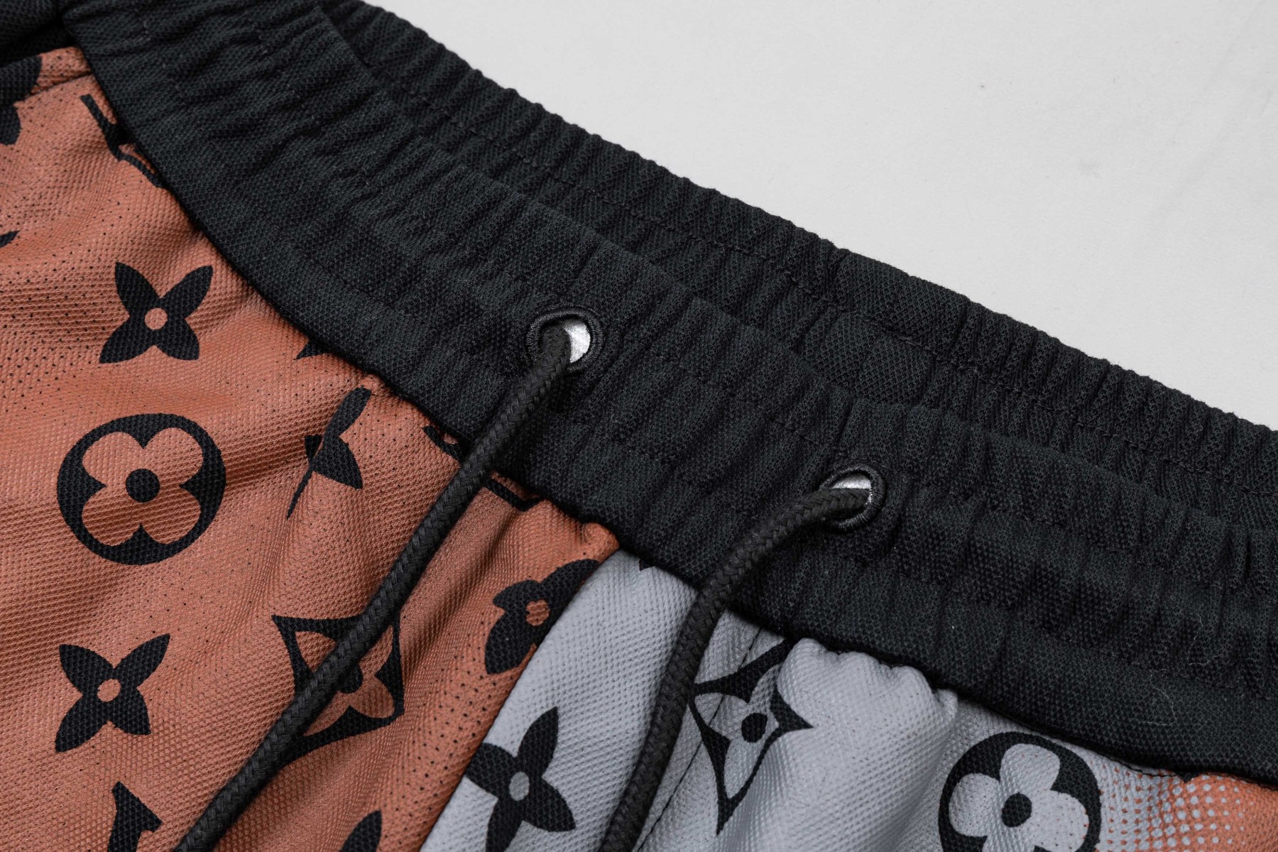 【LOUIS VUITTON】ショートパンツ