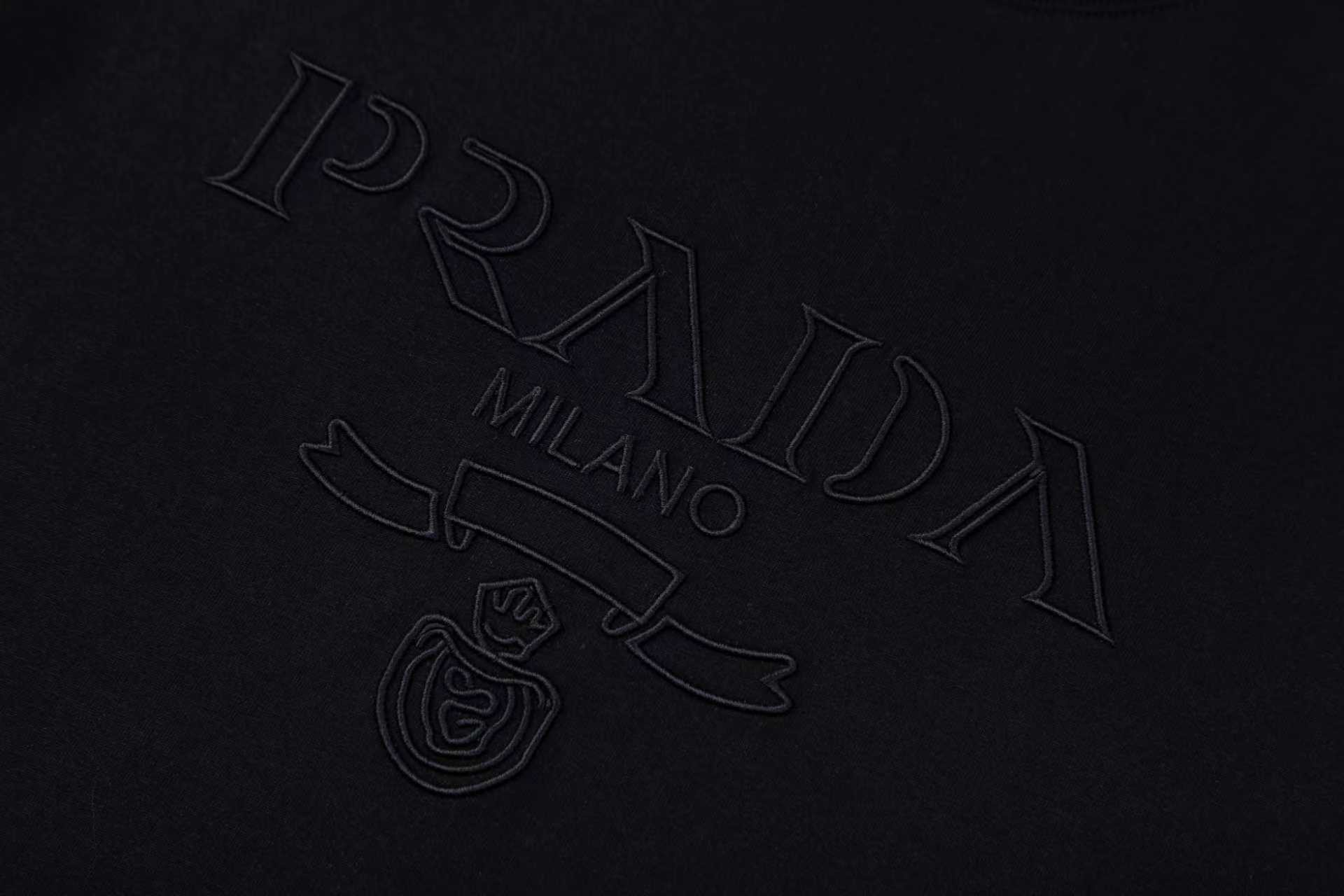 【PRADA】半袖 T シャツ