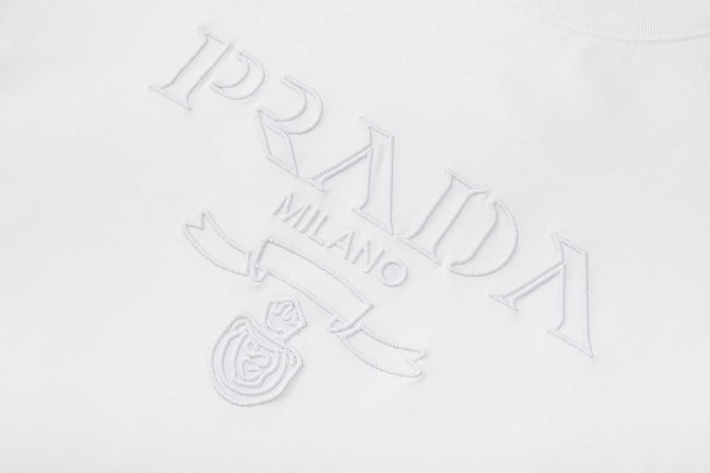 【PRADA】半袖 T シャツ