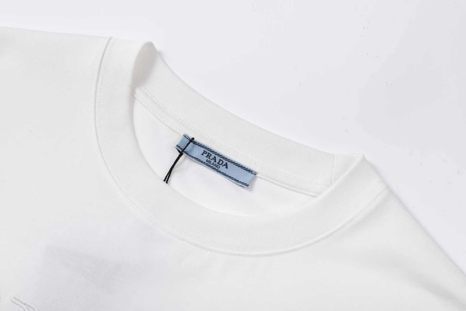 【PRADA】半袖 T シャツ