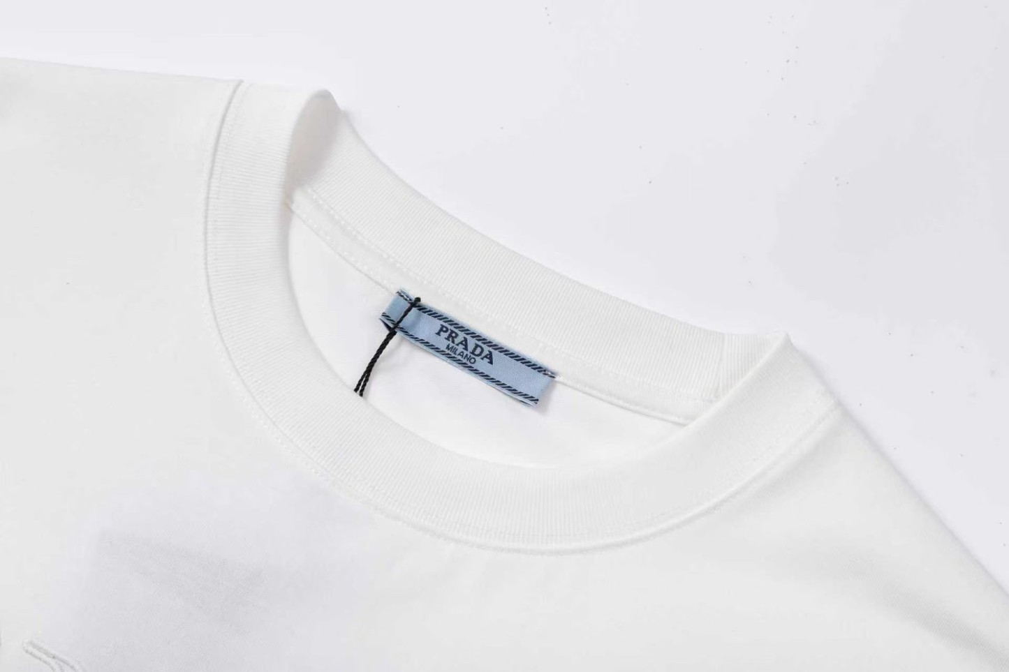 【PRADA】半袖 T シャツ