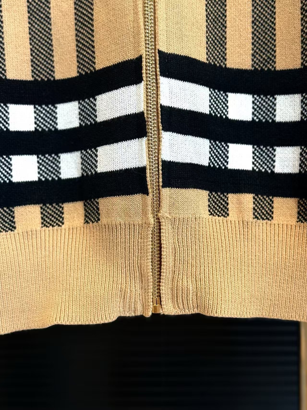 【BURBERRY】 バーバリー リバーシブルジャケット