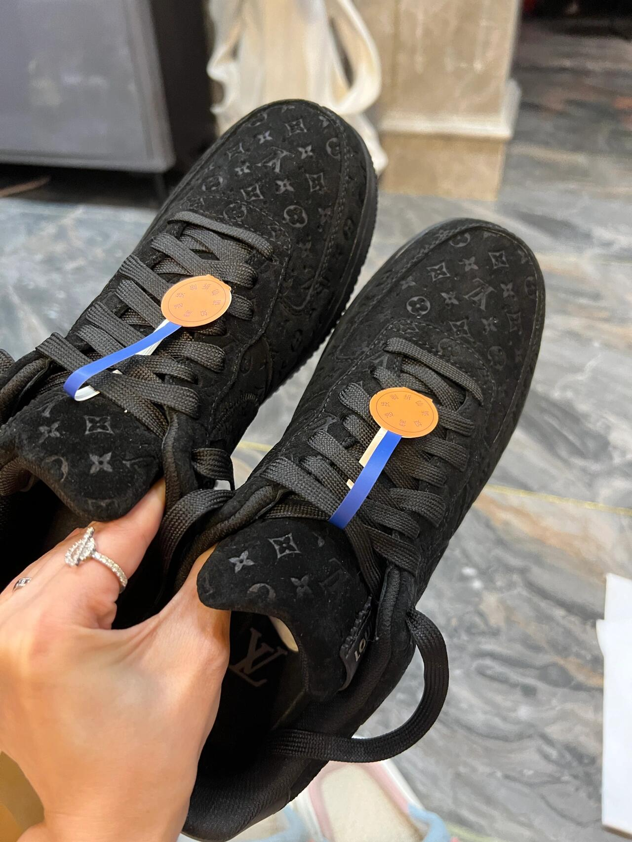 【Louis Vuitton x Nike】コラボ Air Force 1 Low & Pilot Case Black【日本未入荷】♪超入手困難